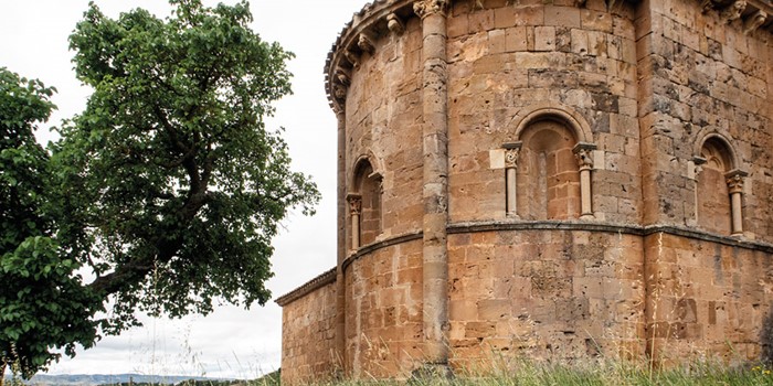 Hermosilla, lujoso ábside románico
