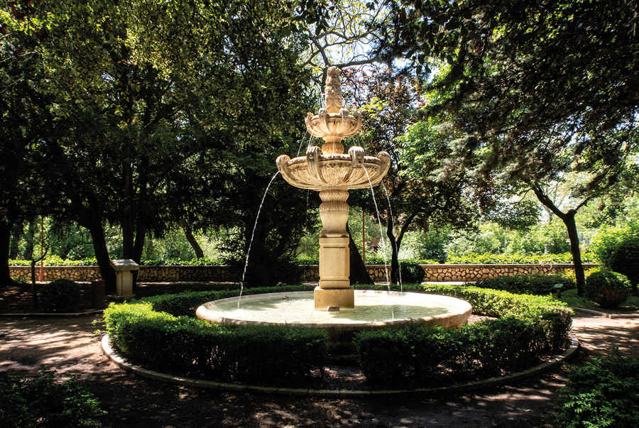 La fuente colonial del Paseo de la Isla