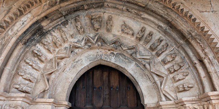 Los Ausines, un pueblo con mucho románico