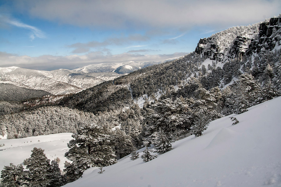 Circos y lagunas de Neila bajo la nieve