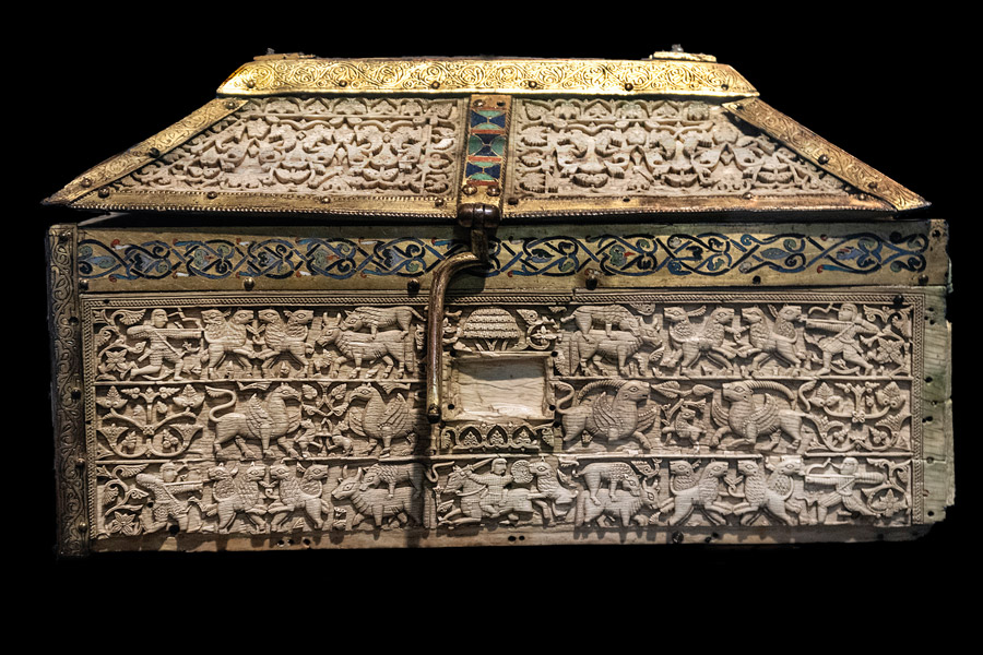 Arqueta de Silos, fusión entre los artes califal y románico