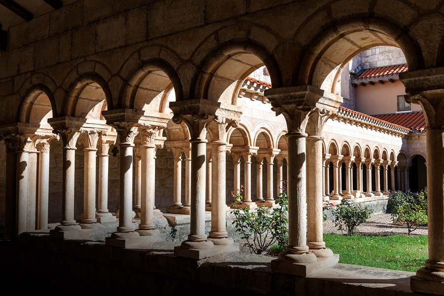 Villamayor de los Montes y su dulce monasterio