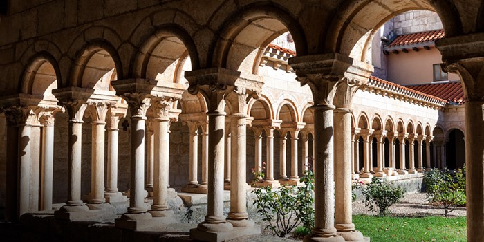 Villamayor de los Montes y su dulce monasterio